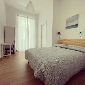 Central Rooms Napoli Bed & Breakfast Naples